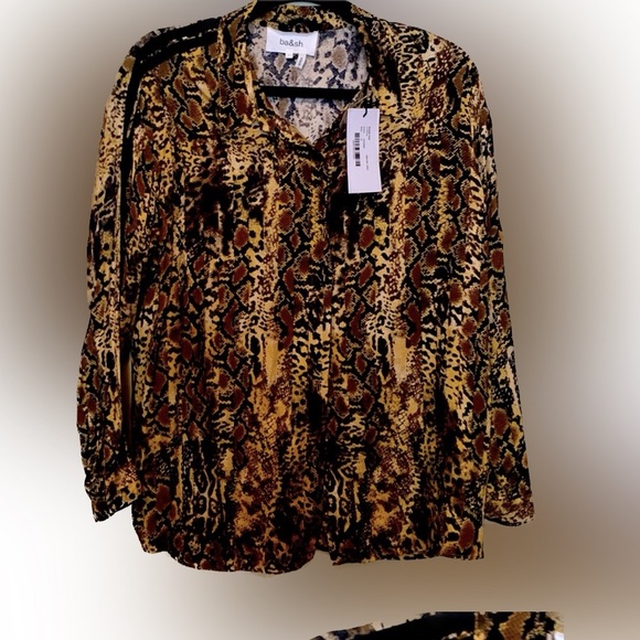 ba&sh size L Blouse color: Ochre. (Cheetah motif) - Picture 1 of 6